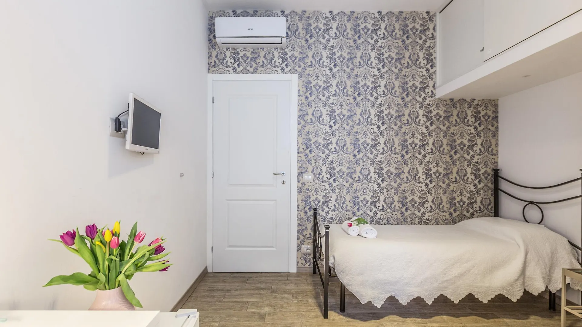 Orient Express City B&B Bologna 3*,