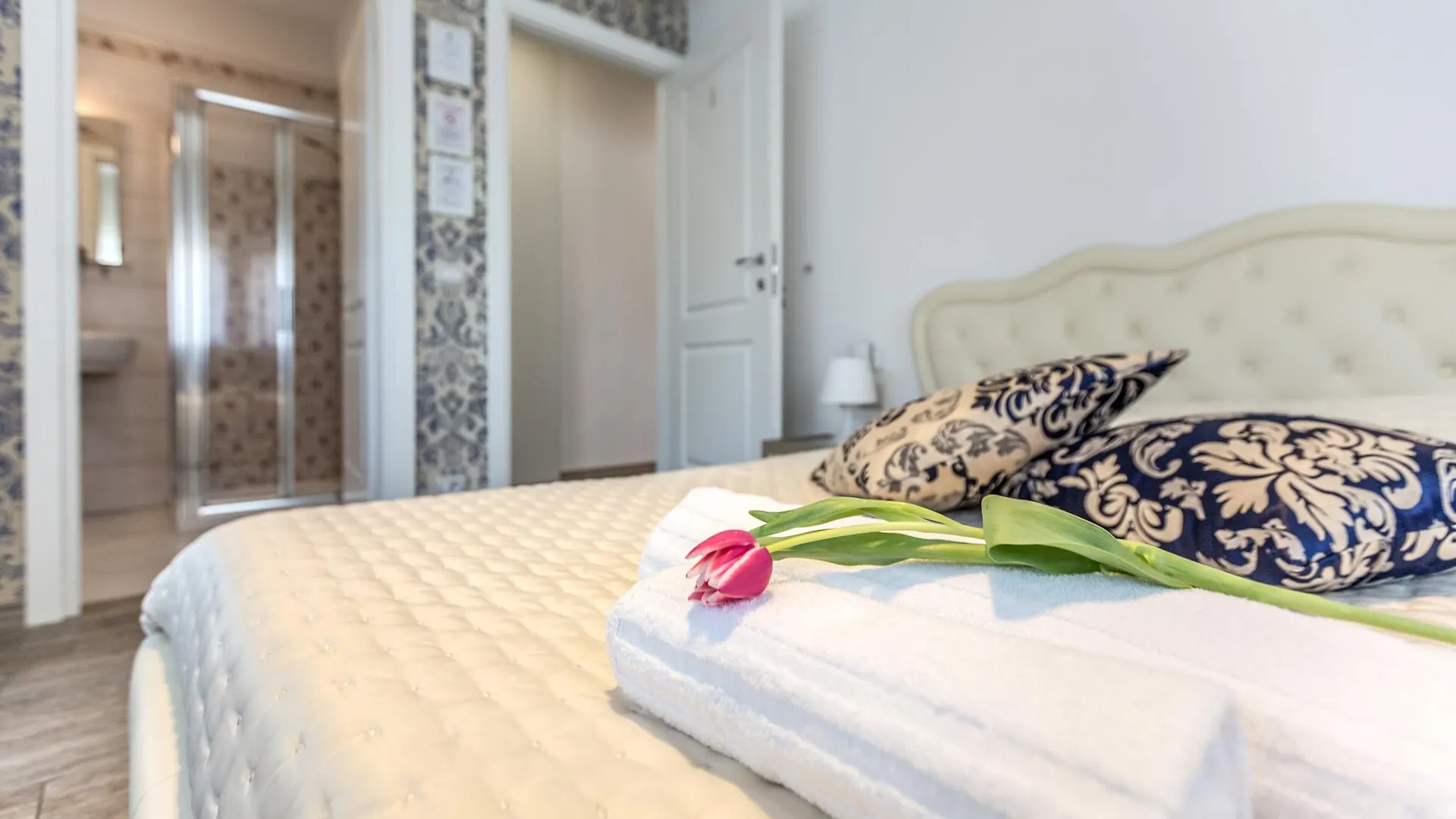 Orient Express City B&B Bologna 3*,